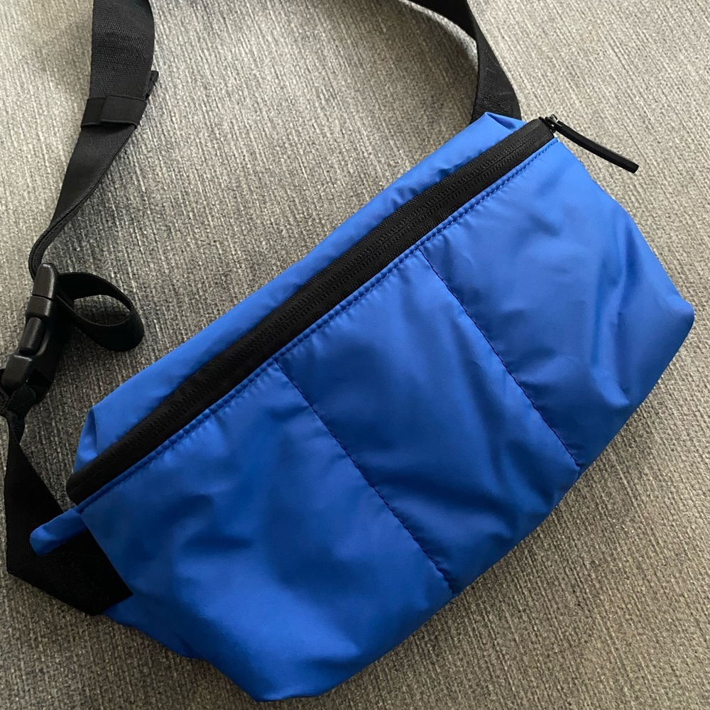 Calpak Luka belt bag (color no longer sold), 💙EUC, NWOT